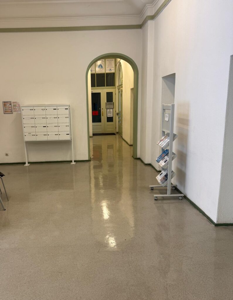 Treppenhausreinigung Berlin, Potsdam & Brandenburg – Penibel Dienstleistungen Treppenhausreinigung Berlin, Potsdam & Brandenburg – Penibel Dienstleistungen
